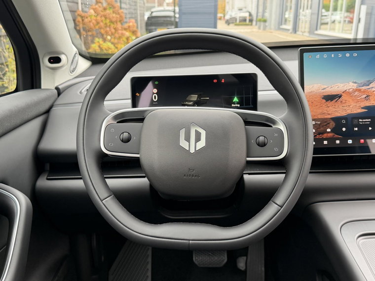 Vehicle Image 23