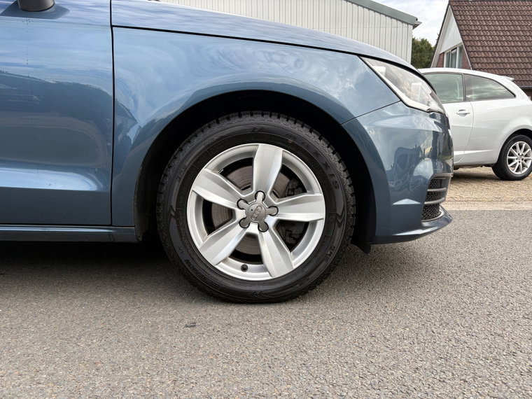 Vehicle Image 15