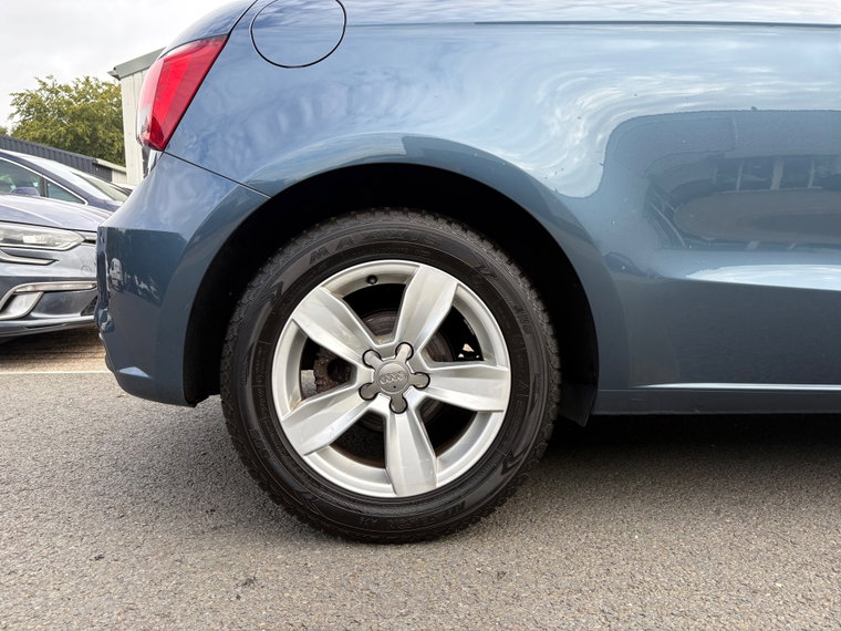 Vehicle Image 16