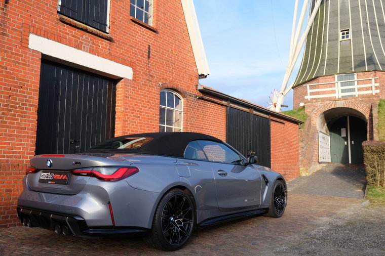 Vehicle Image 32