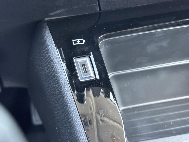Vehicle Image 40