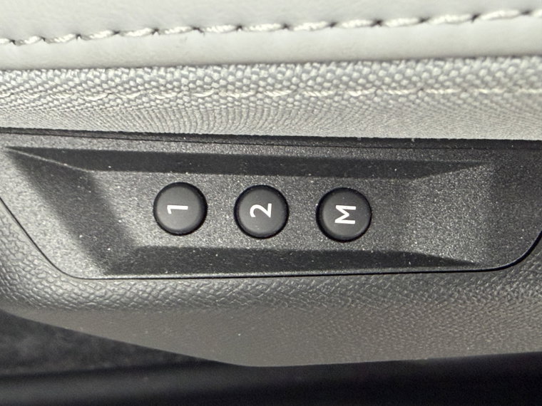 Vehicle Image 52