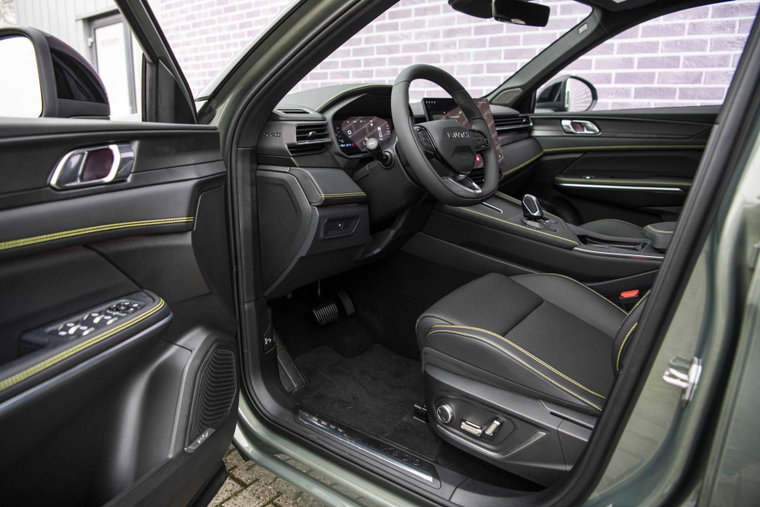 Vehicle Image 10