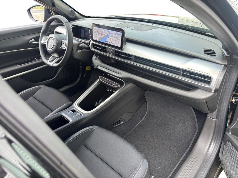 Vehicle Image 12
