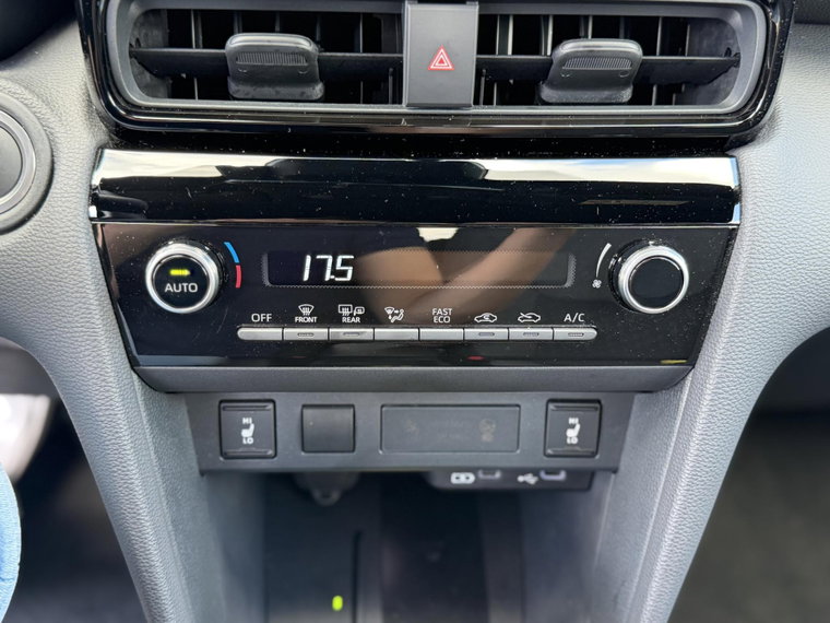 Vehicle Image 23
