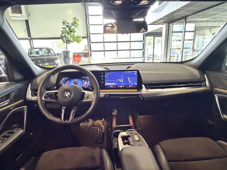 Vehicle Image 37