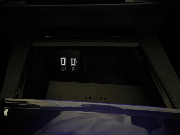 Vehicle Image 24
