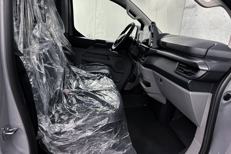 Vehicle Image 21