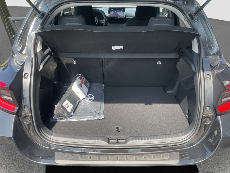 Vehicle Image 17