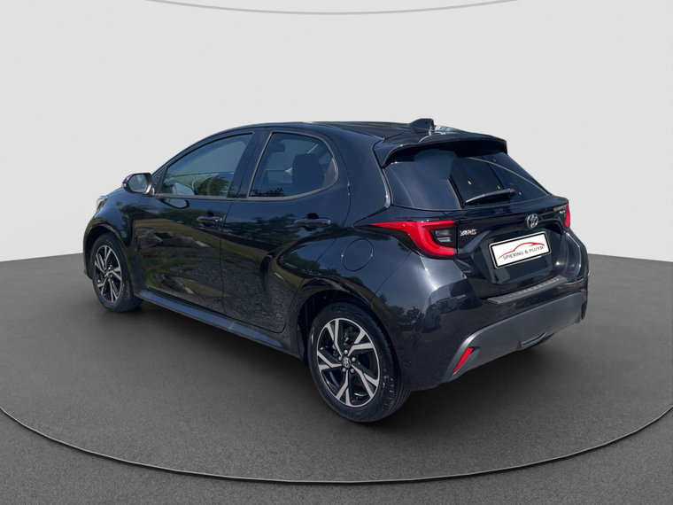 Vehicle Image 9