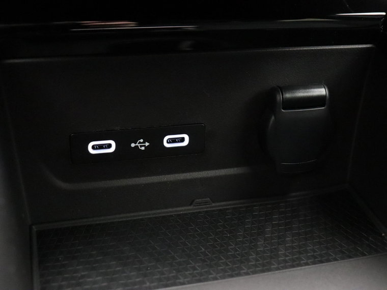 Vehicle Image 28