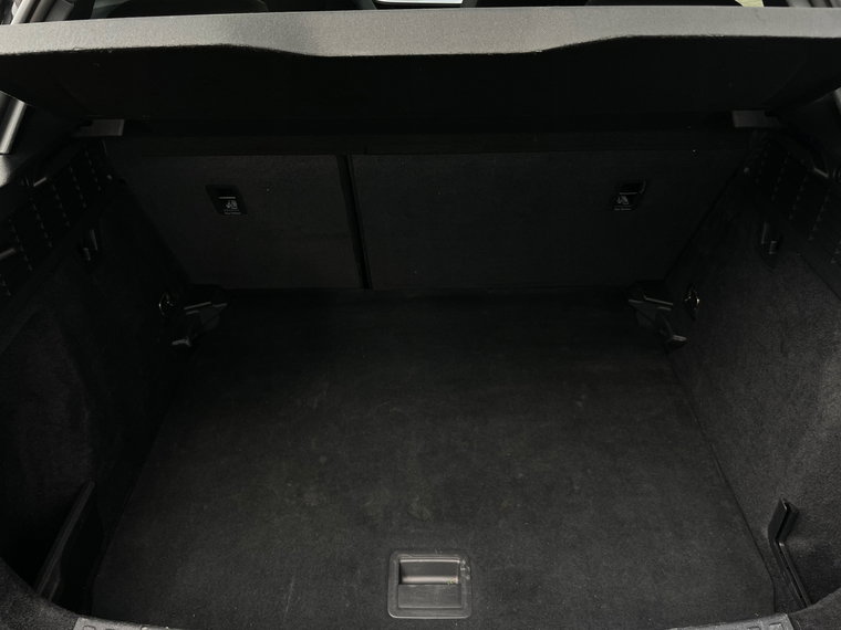 Vehicle Image 28