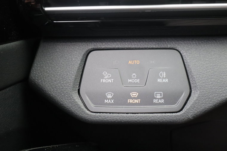 Vehicle Image 29