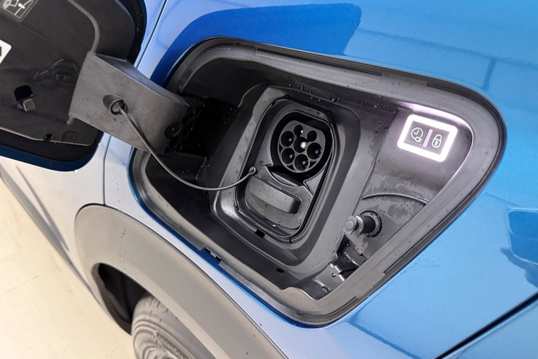 Vehicle Image 16