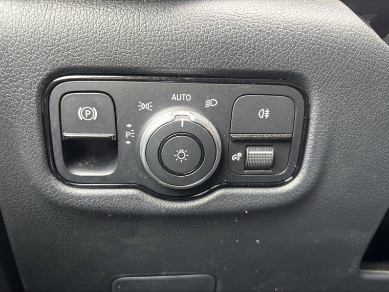 Vehicle Image 29