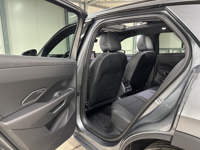 Vehicle Image 31