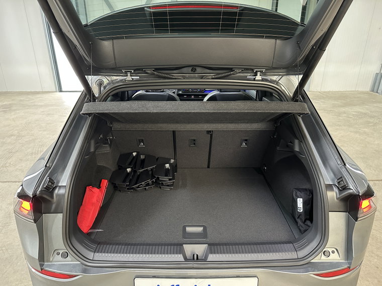 Vehicle Image 33