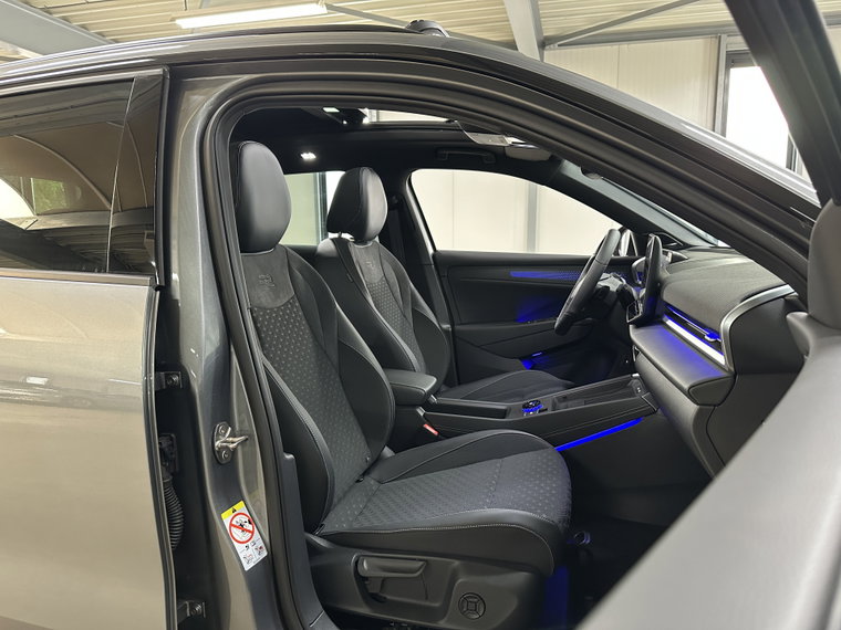 Vehicle Image 37
