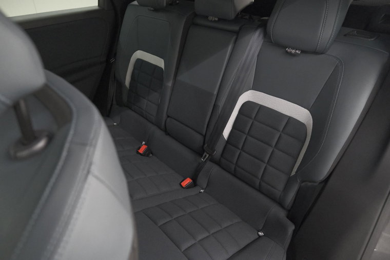 Vehicle Image 35