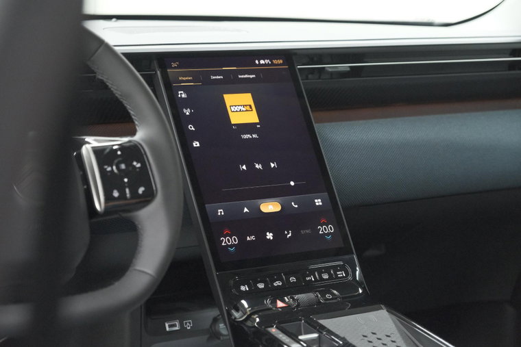Vehicle Image 38