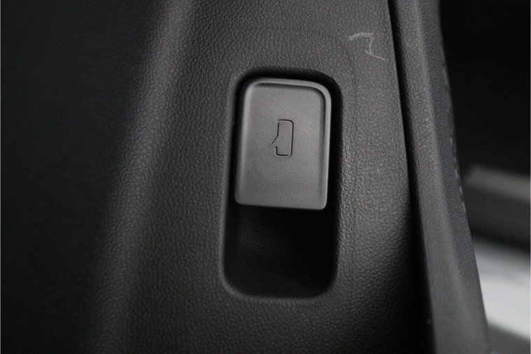 Vehicle Image 43