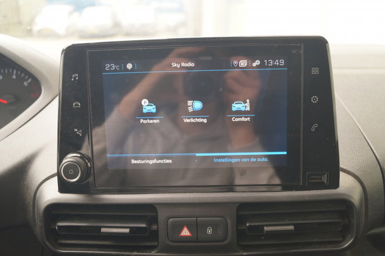 Vehicle Image 13