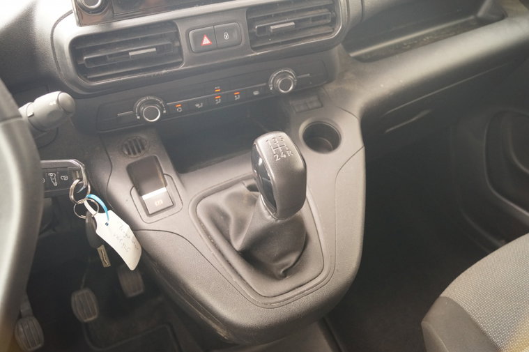 Vehicle Image 19