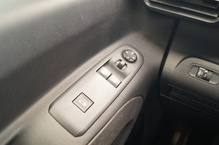 Vehicle Image 27