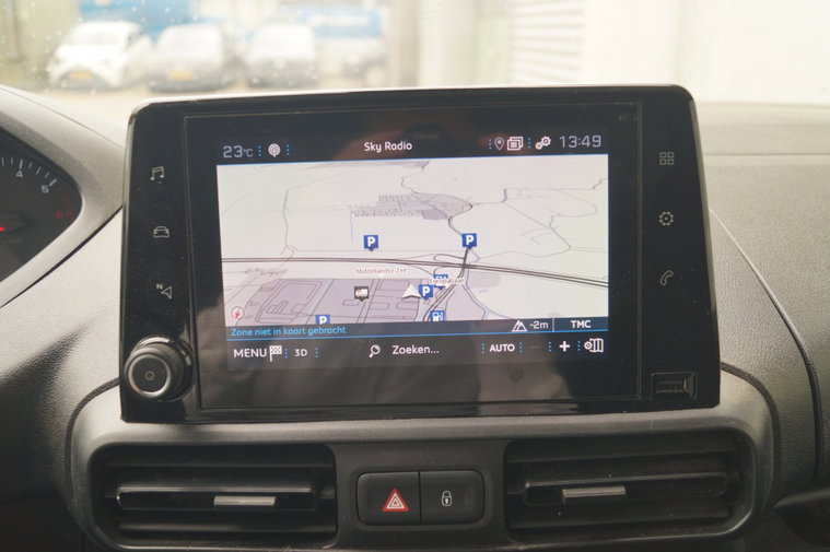 Vehicle Image 11