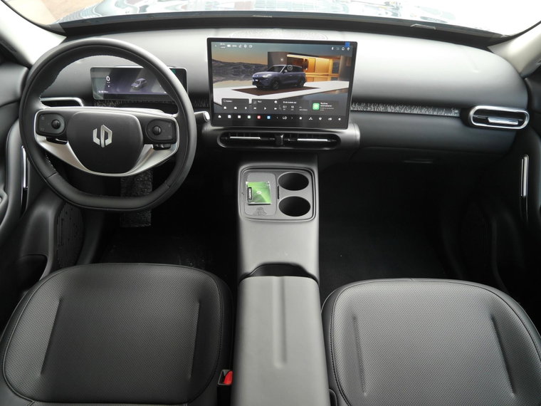 Vehicle Image 15