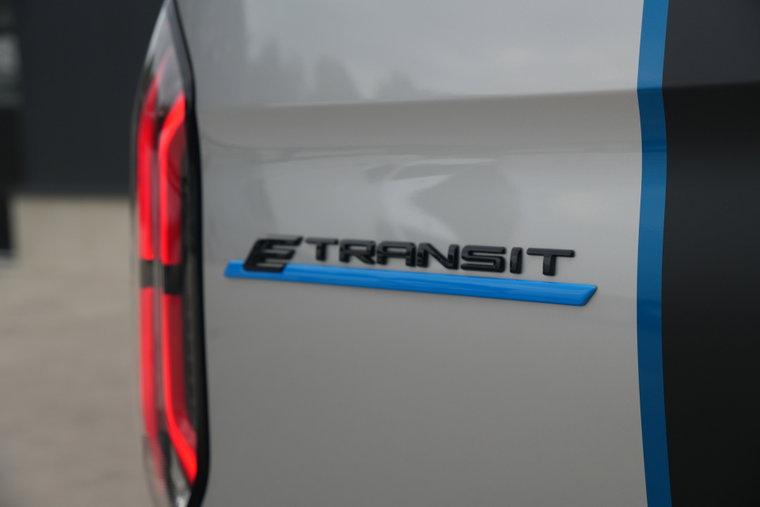 Vehicle Image 48