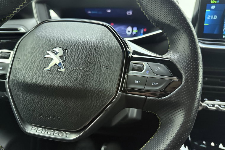Vehicle Image 21