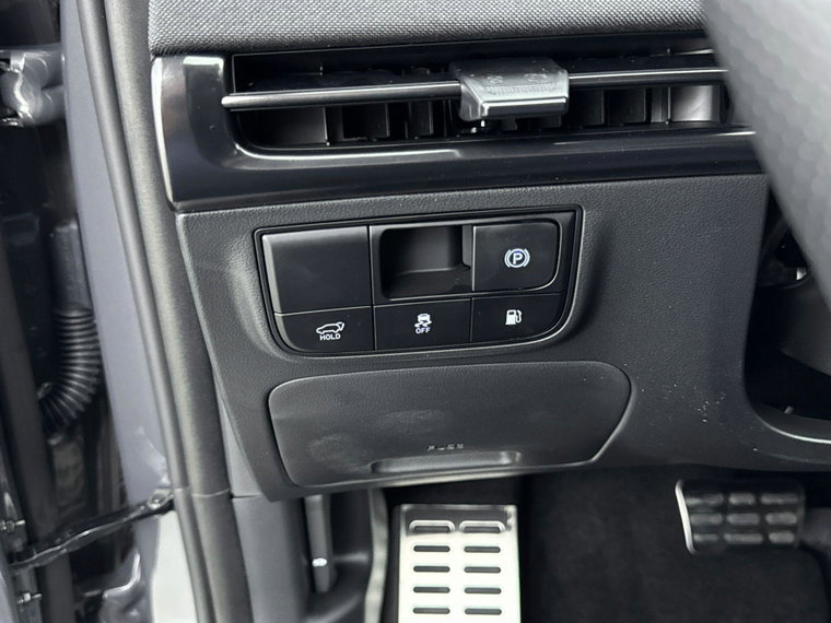 Vehicle Image 29