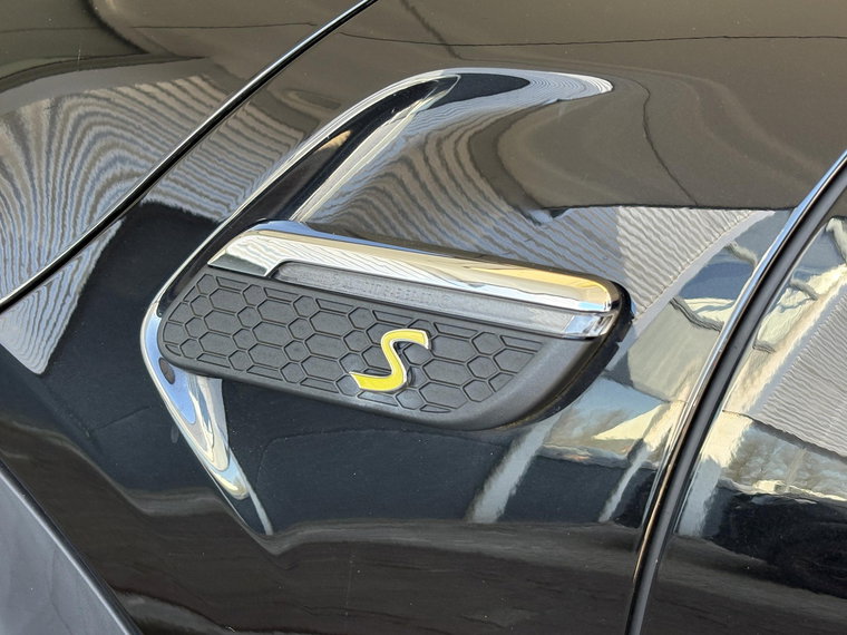 Vehicle Image 37