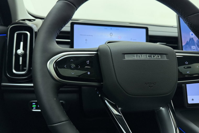 Vehicle Image 28