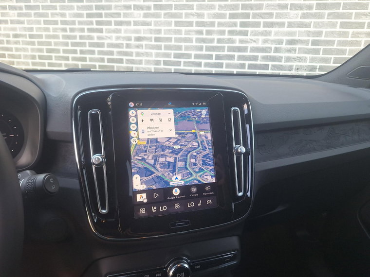 Vehicle Image 17