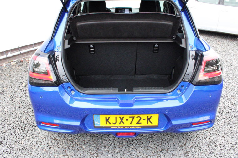 Vehicle Image 12
