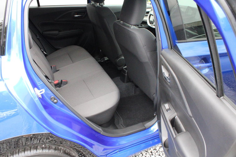 Vehicle Image 13