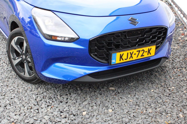 Vehicle Image 32