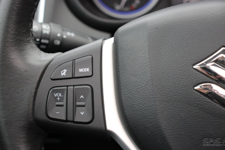Vehicle Image 25