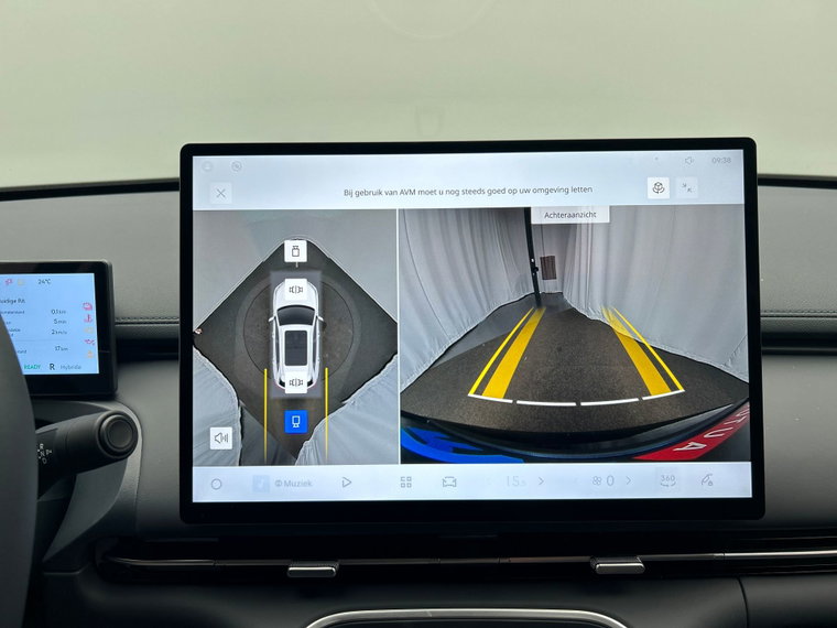 Vehicle Image 10