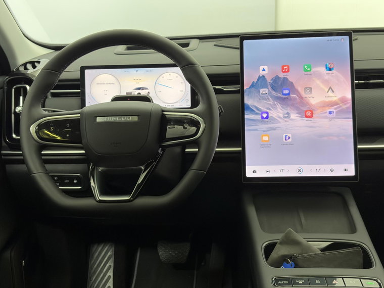 Vehicle Image 15