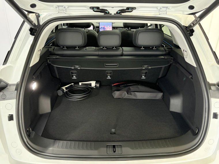 Vehicle Image 38