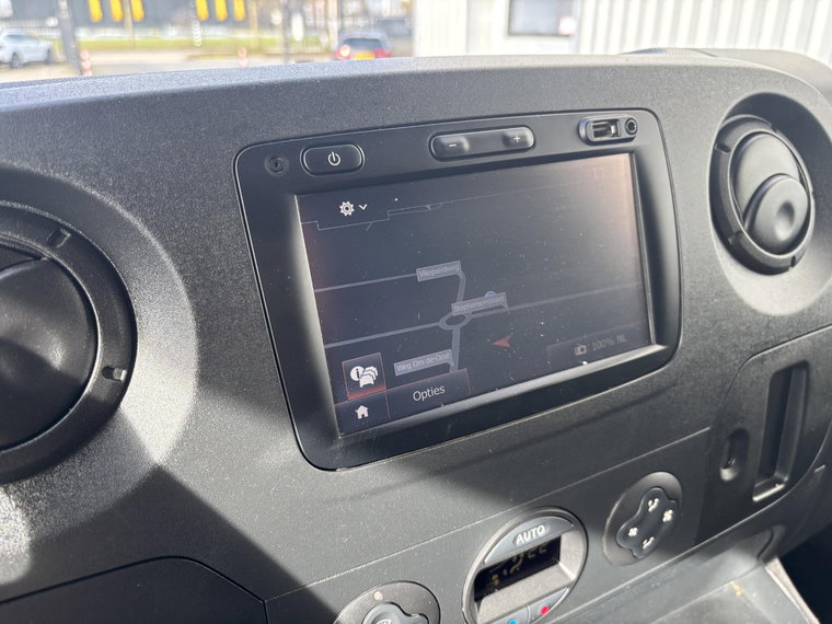 Vehicle Image 28