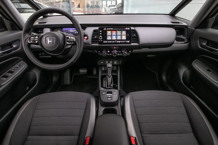 Vehicle Image 14
