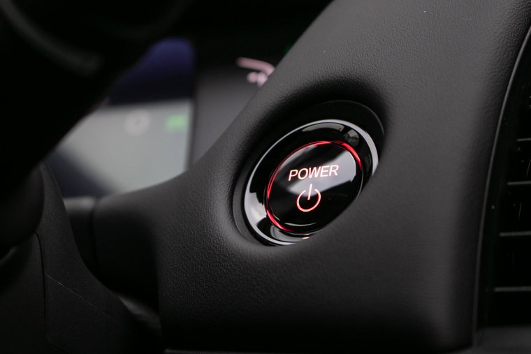 Vehicle Image 25