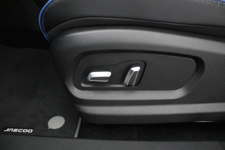 Vehicle Image 26