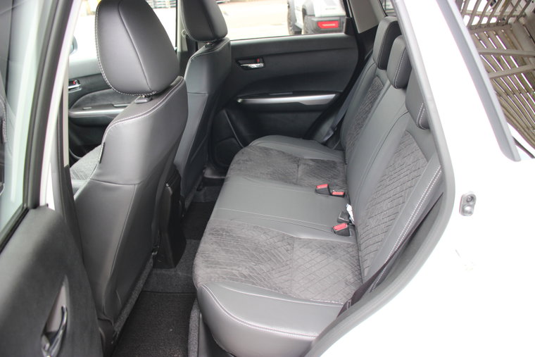 Vehicle Image 15