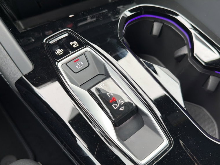 Vehicle Image 23
