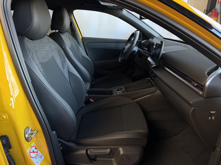 Vehicle Image 36